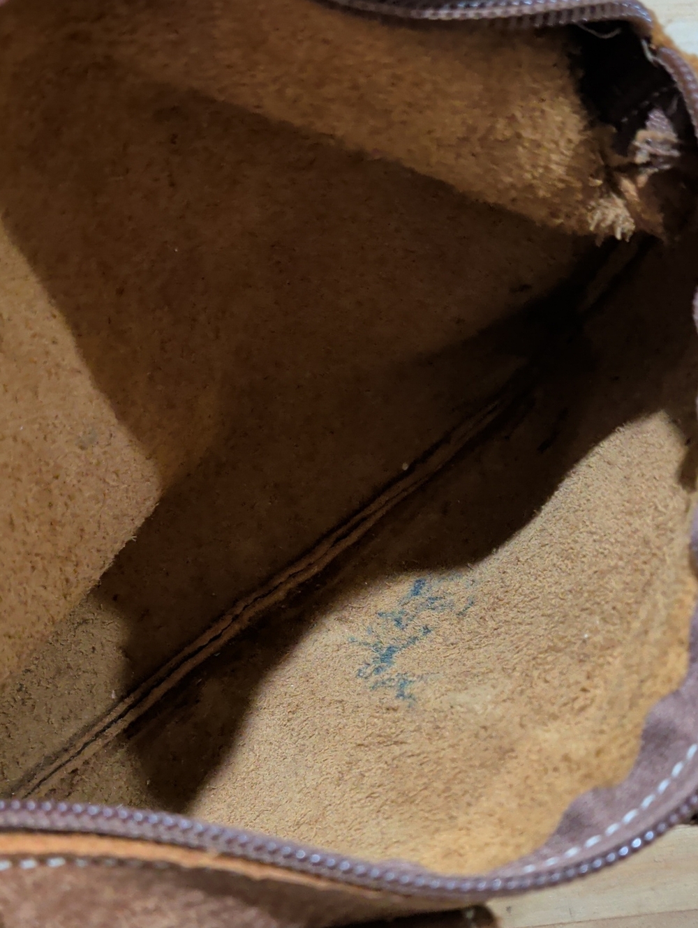 Vintage Roots Brown Leather Crossbody Bag with Adjustable Strap Villager Style - Picture 11 of 13